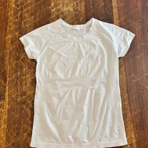 Athleta Momentum Tee